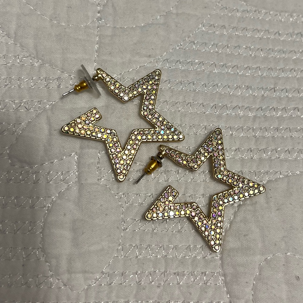 Gold Tone Star Shaped Earrings